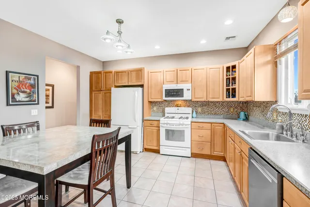 $725,000 | 732 Wellington Avenue, Toms River, NJ 08757