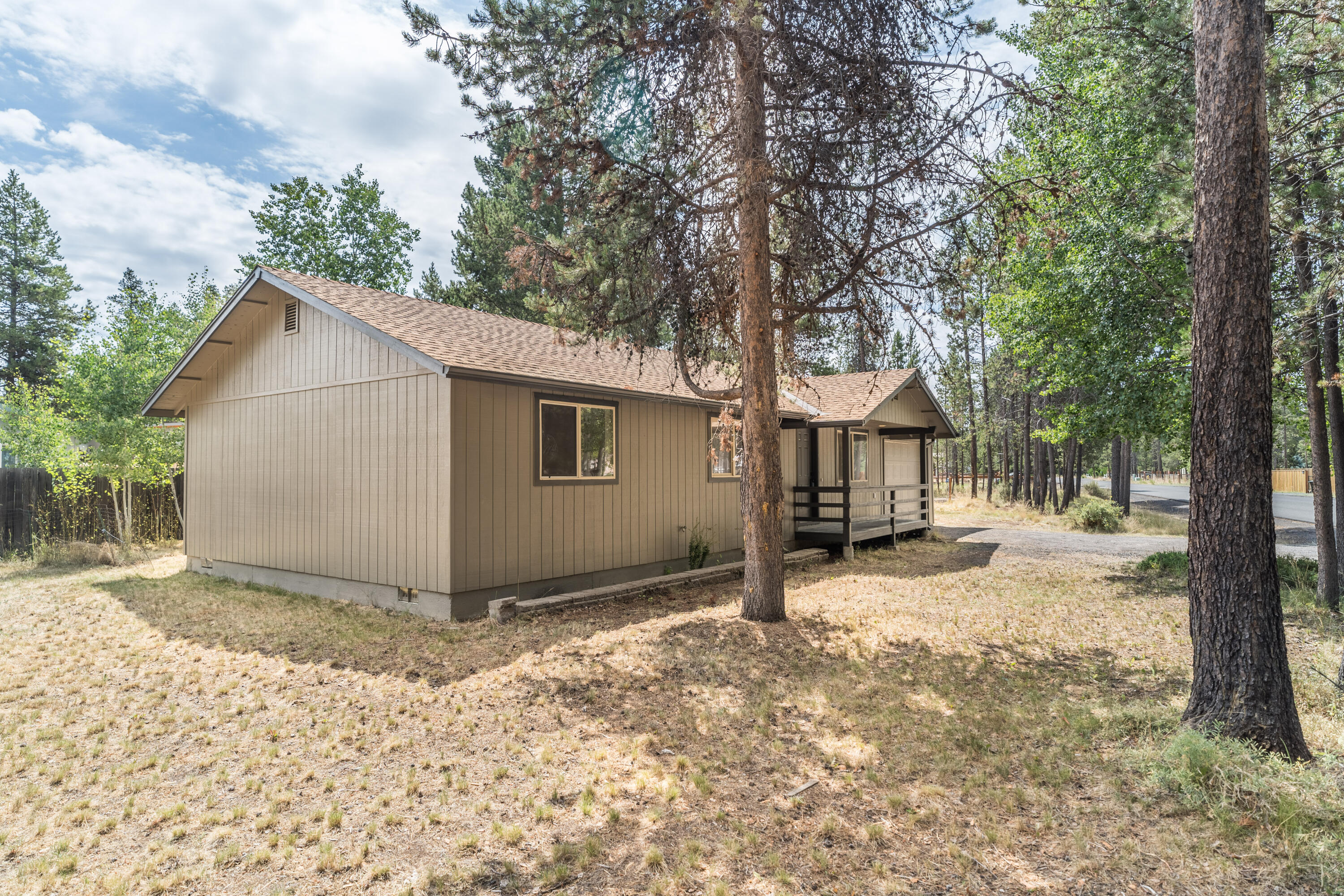 55726 Swan Road Bend, OR 97707 - Photo 25 of 31 DSC01646-HDR