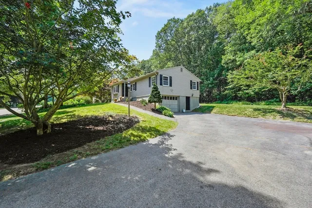 $445,000 | 12 Coachman Lane, Auburn, MA 01501