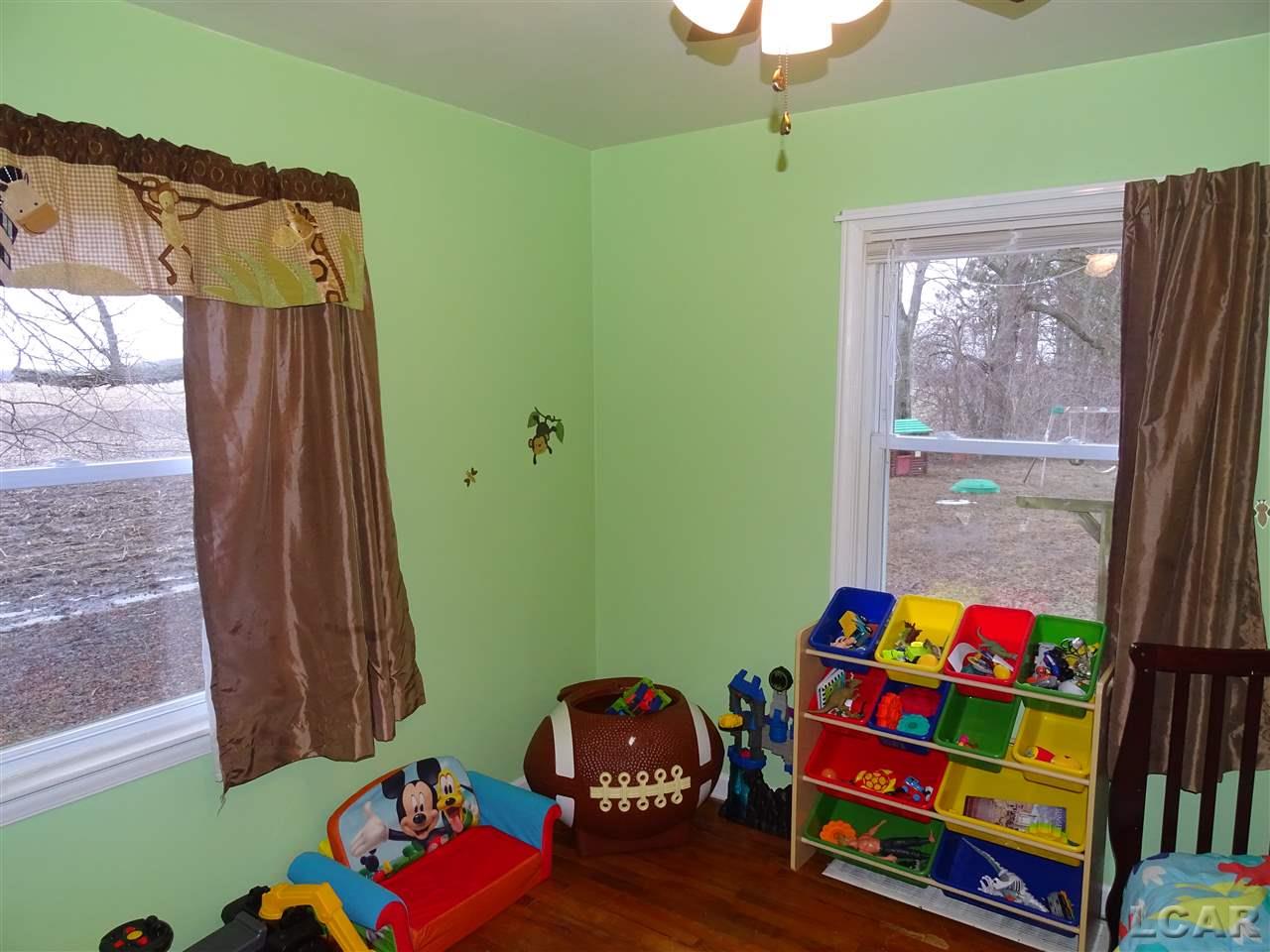 1612 Moore Road Adrian, MI 49221 - Photo 15 of 19 31372992-14.JPG