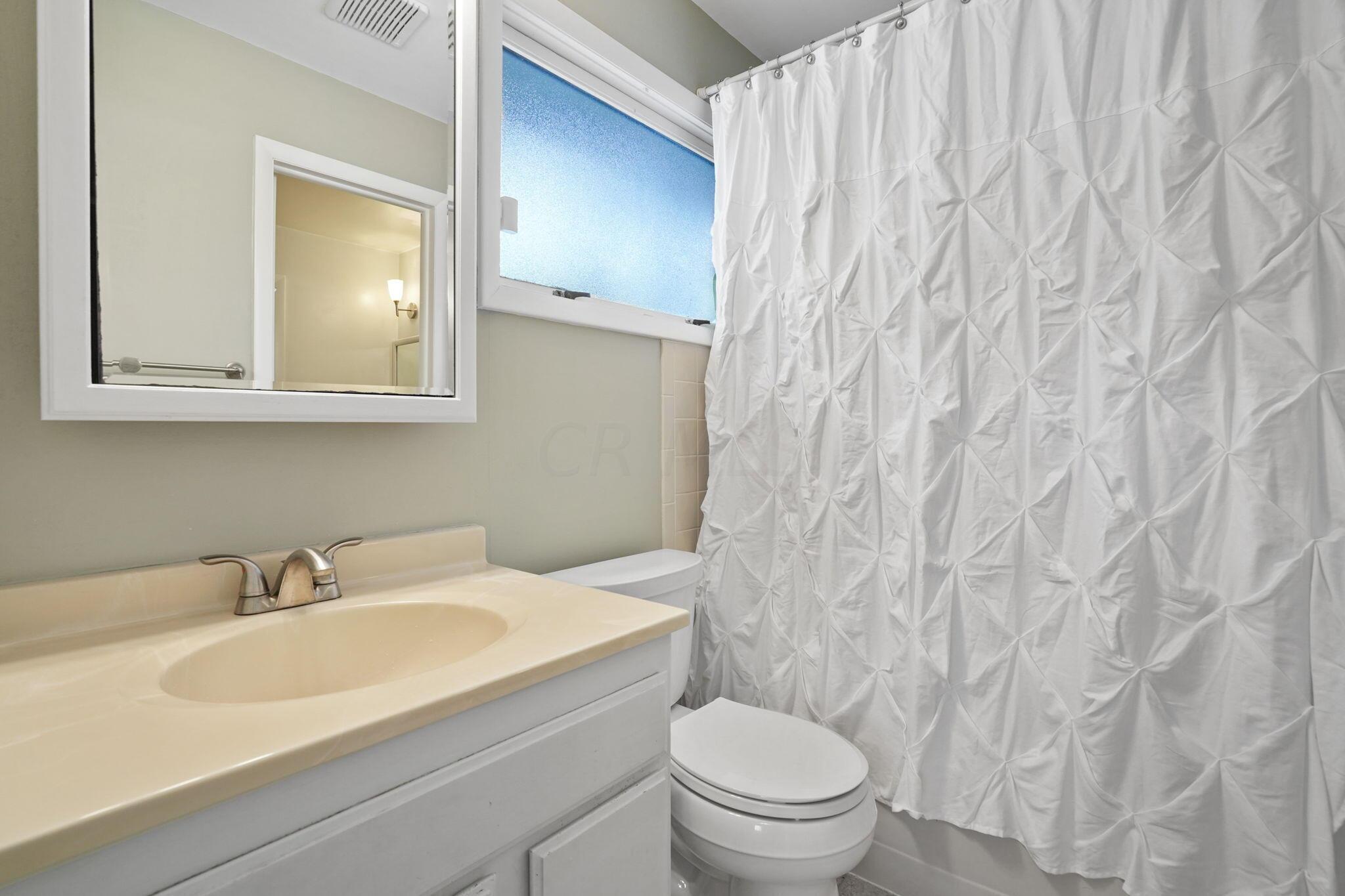 2338 Edgevale Road Columbus, OH 43221 - Photo 14 of 27 39-web-or-mls-DSC07382