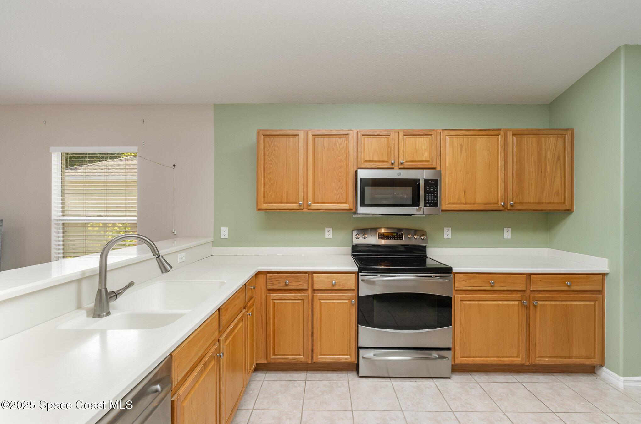 936 Tavernier Circle Northeast Palm Bay, FL 32905 - Photo 15 of 29 015_bo3a5349-edit_259