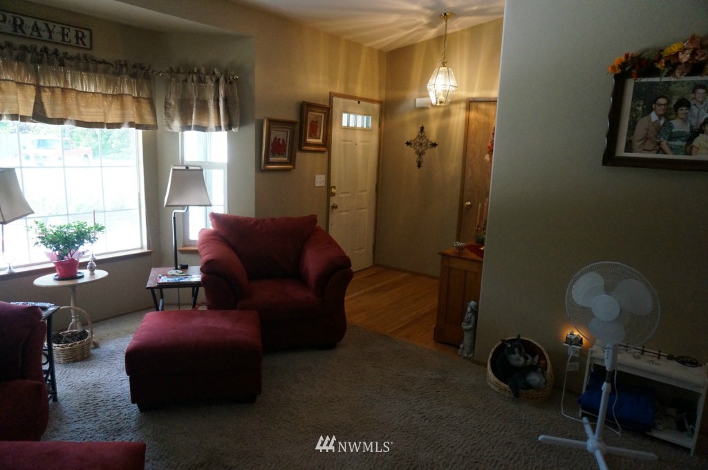 4807 Sunnyslope Road Southwest Port Orchard, WA 98367 - Photo 9 of 15 Gallery Image 9