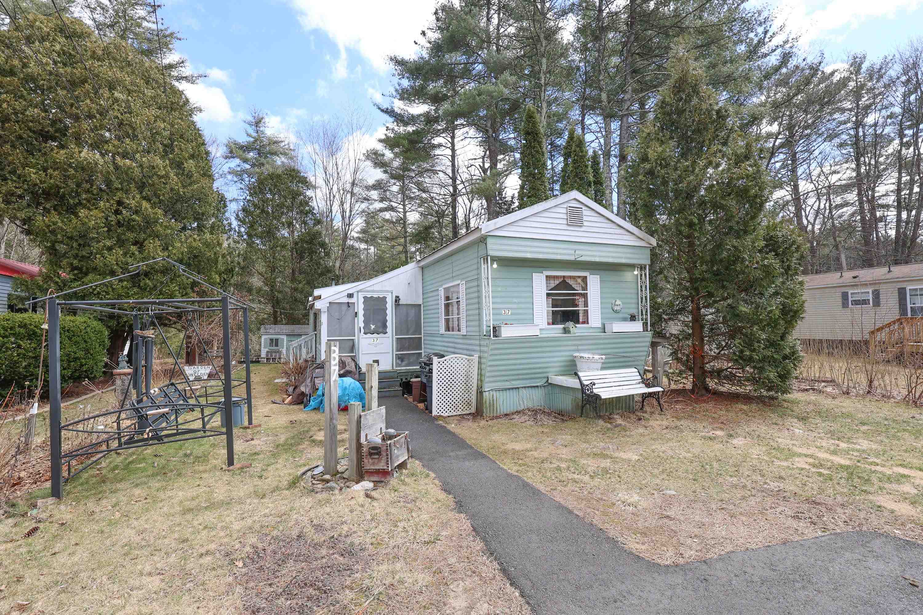 37 Old Cart Road Raymond, NH 03077 - Photo 2 of 19 Gallery Image 2