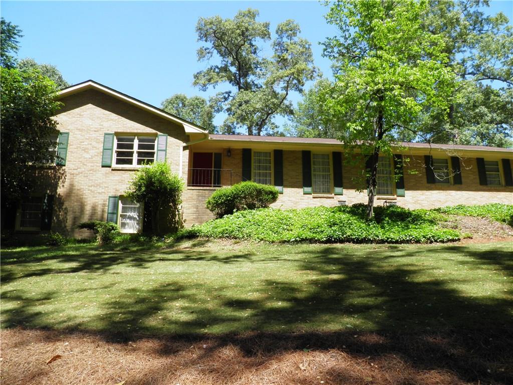 Brick ranch in the heart of Sandy Springs.