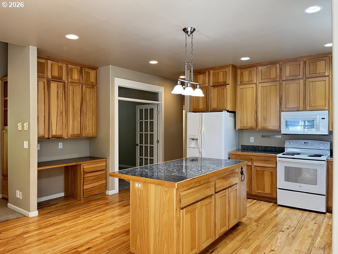 87989 Kelsie Way Florence, OR 97439 - Photo 14 of 45