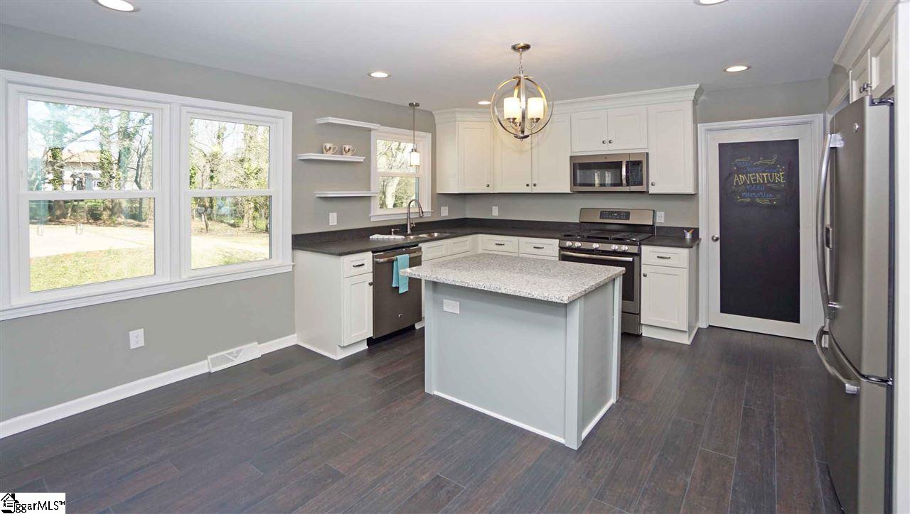 300 Longview Terrace Easley, SC 29642 - Photo 14 of 35