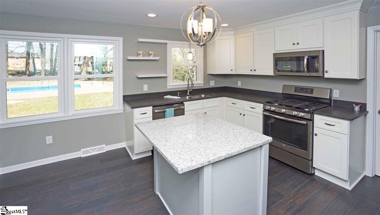 300 Longview Terrace Easley, SC 29642 - Photo 15 of 35