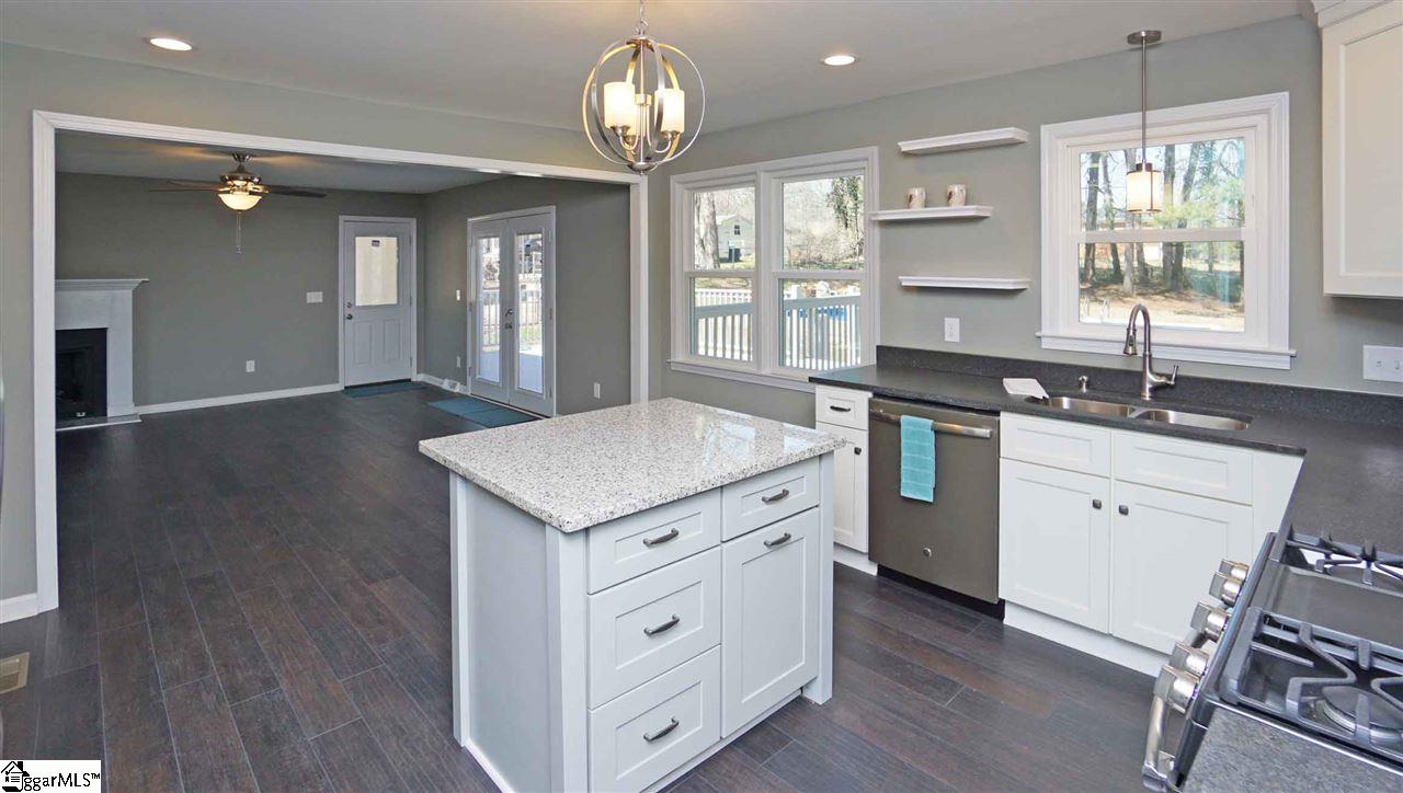 300 Longview Terrace Easley, SC 29642 - Photo 17 of 35