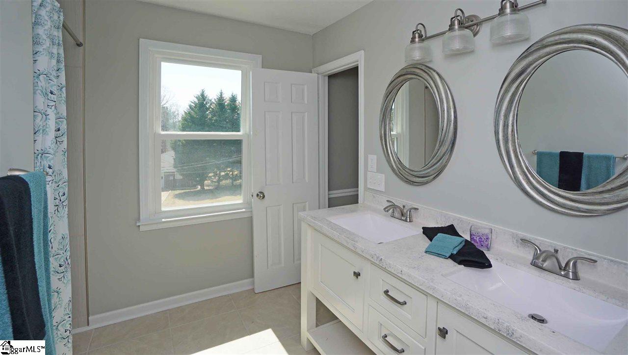 300 Longview Terrace Easley, SC 29642 - Photo 32 of 35