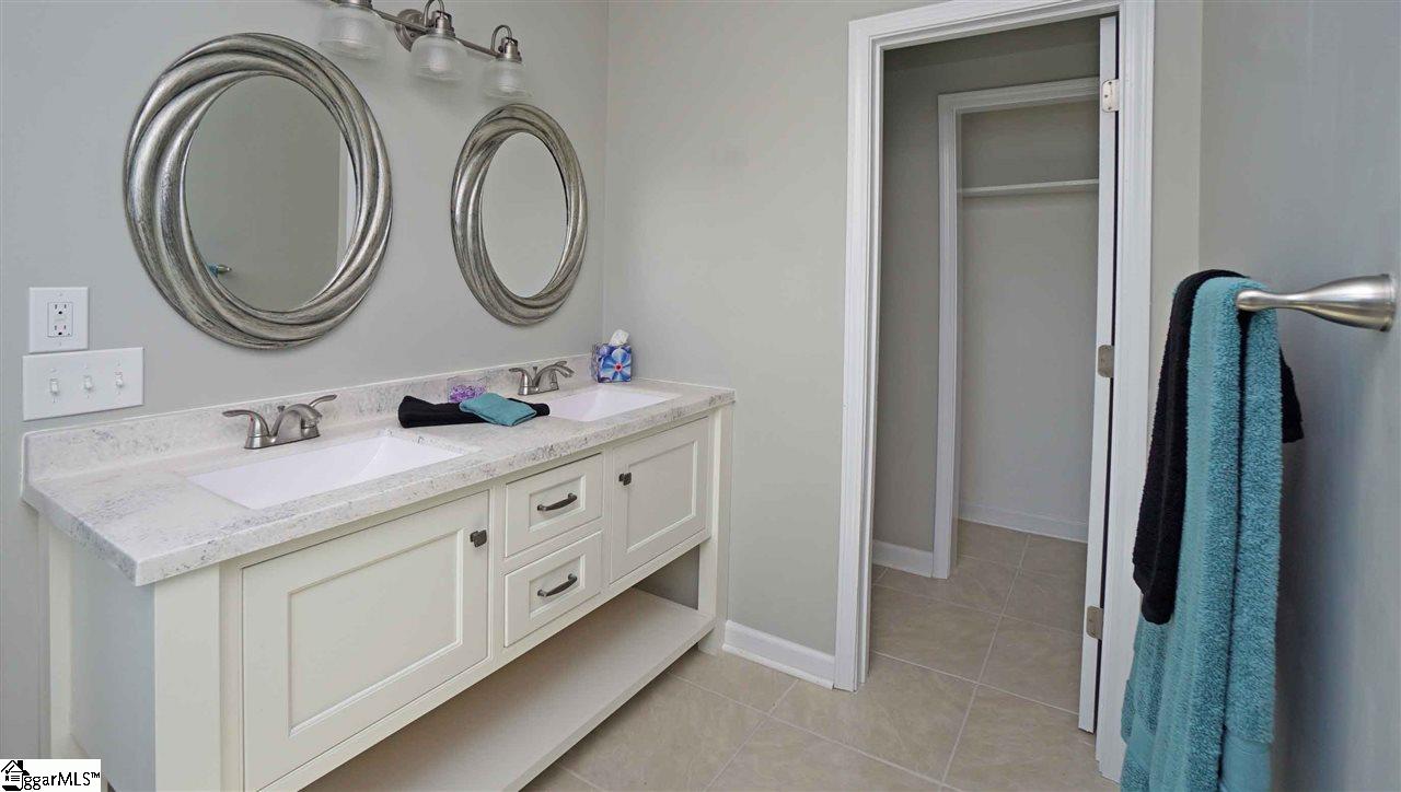 300 Longview Terrace Easley, SC 29642 - Photo 33 of 35