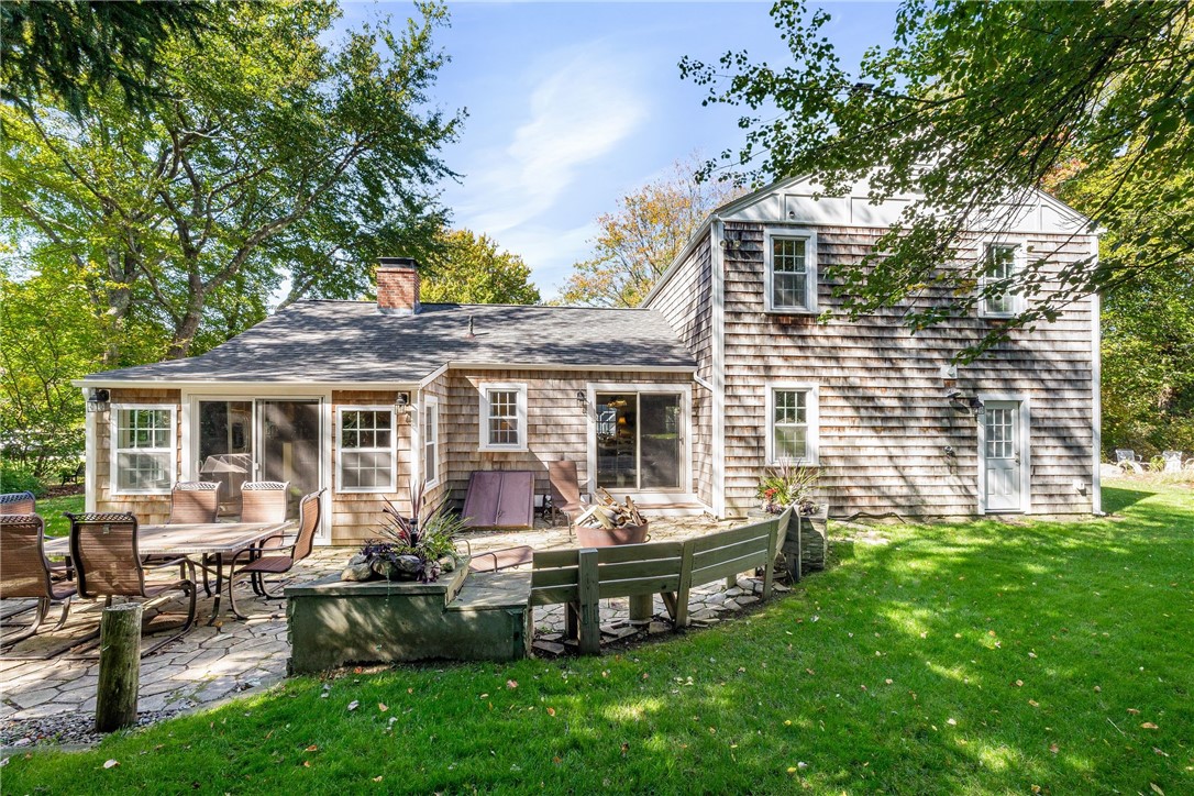 46 Channing Road Narragansett, RI 02882 - Photo 4 of 50 Gallery Image 4
