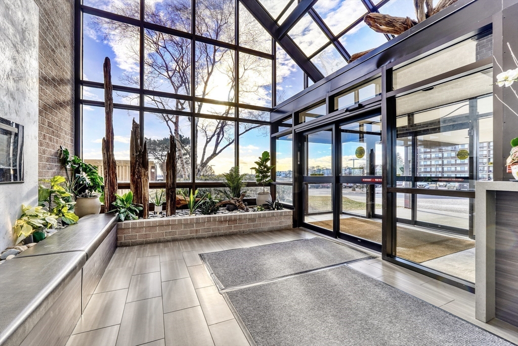 1 Seal Harbor Road, Unit 210 Winthrop, MA 02152 - Photo 2 of 19