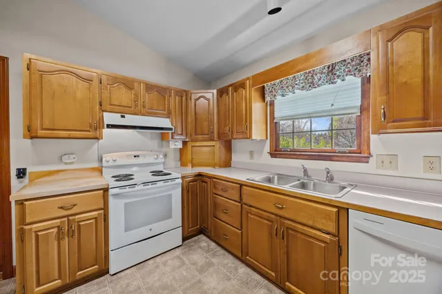 $625,000 | 110 Ketch Court, Mooresville, NC 28117