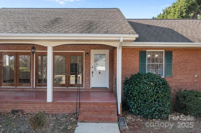 $625,000 | 110 Ketch Court, Mooresville, NC 28117