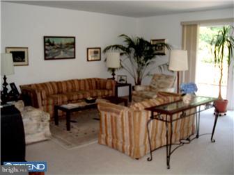 729 Pheasant Run Road West Chester, PA 19382 - Photo 3 of 12 Living Room