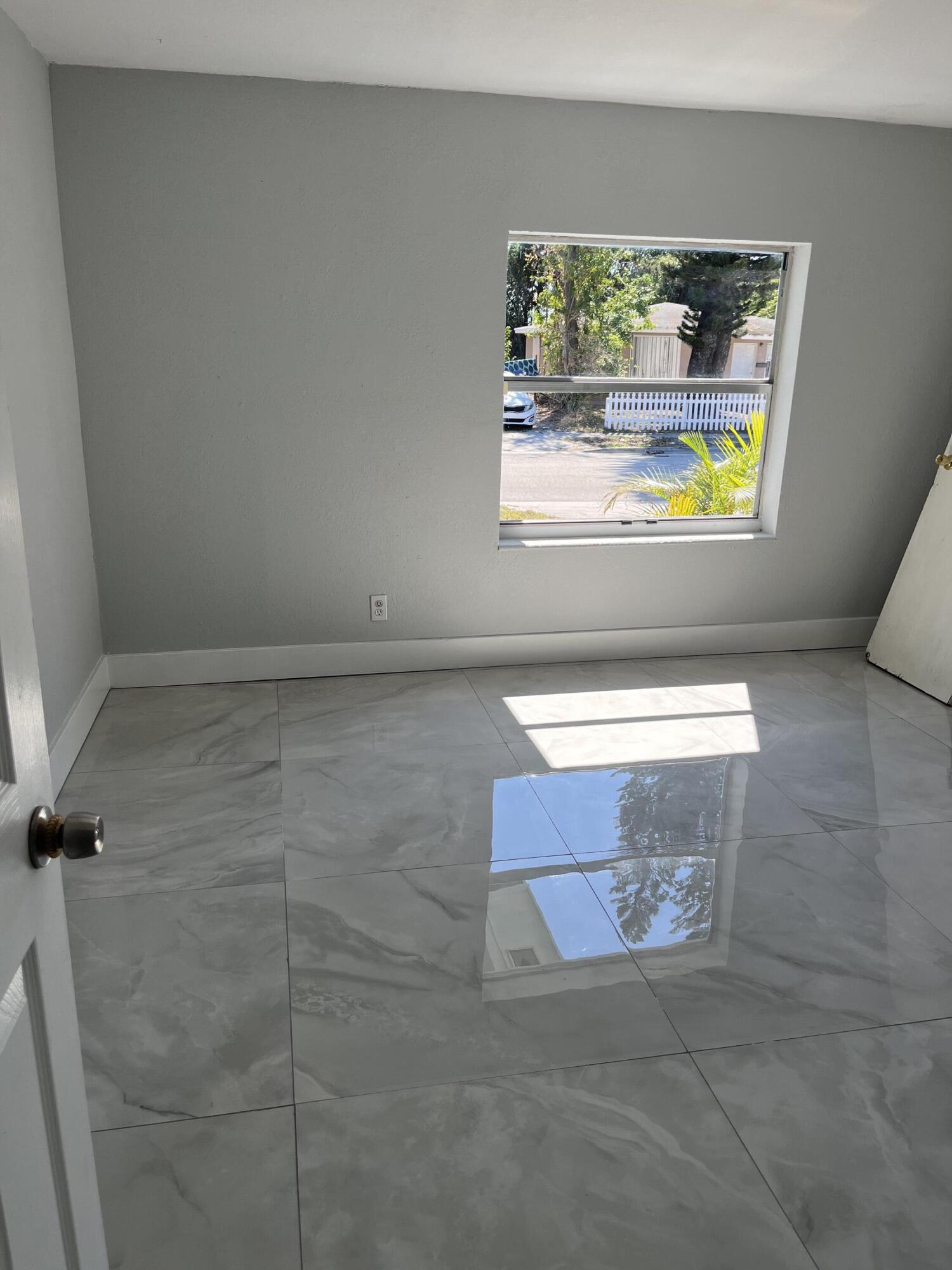 832 West 6th Street Riviera Beach, FL 33404 - Photo 5 of 9 IMG_5469