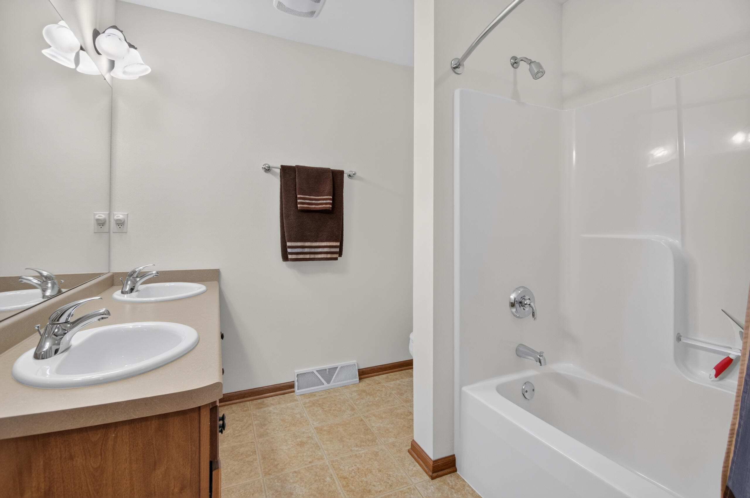 9300 63rd Street Kenosha, WI 53142 - Photo 19 of 24 IMG_4697