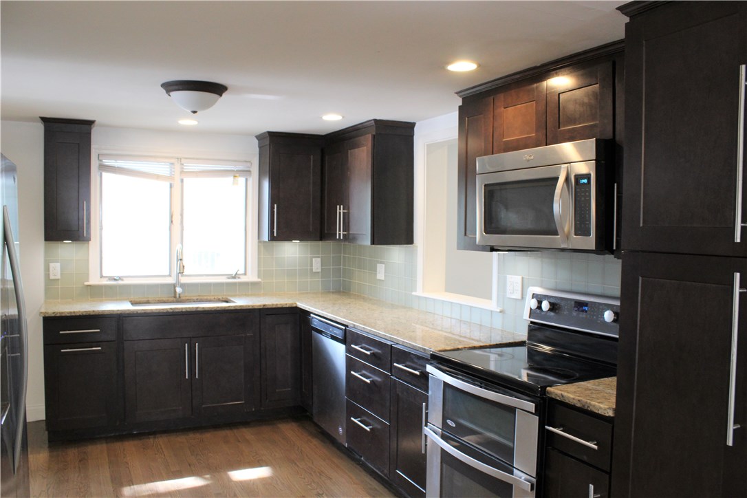 70 Riverside Avenue Attleboro, MA 02703 - Photo 3 of 38