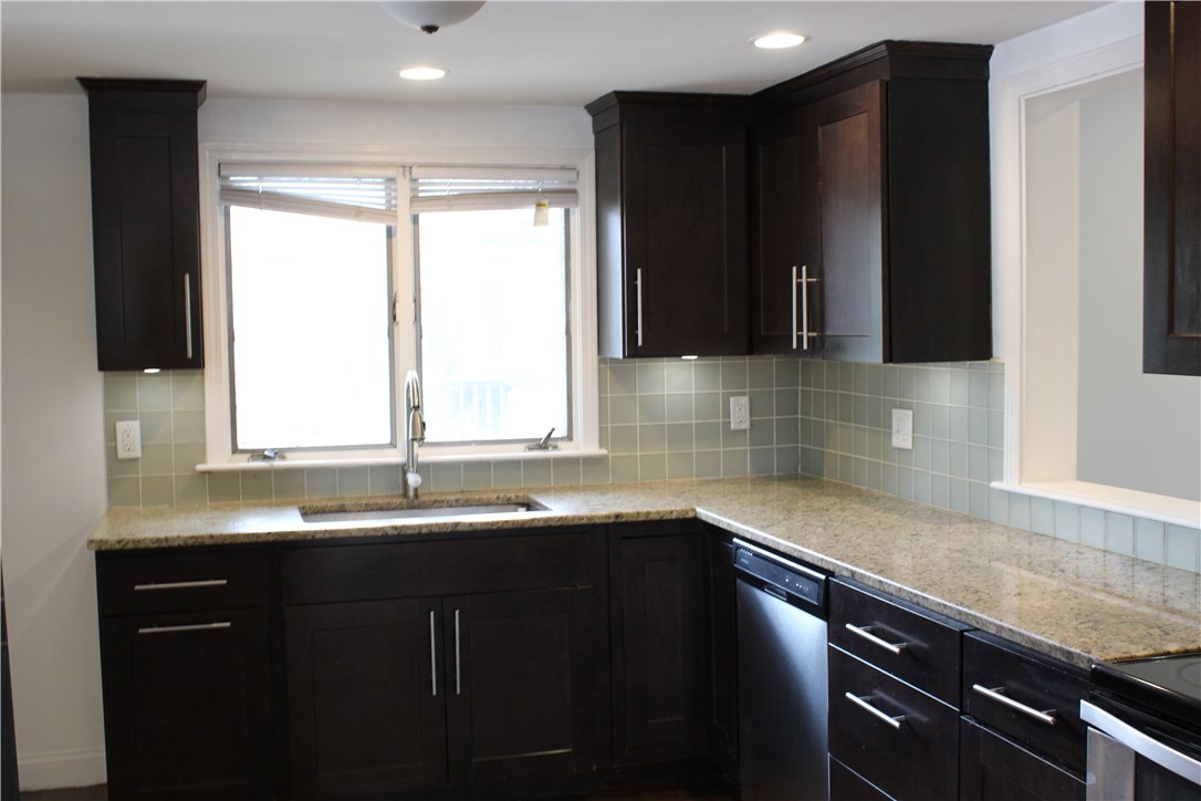 70 Riverside Avenue Attleboro, MA 02703 - Photo 4 of 38