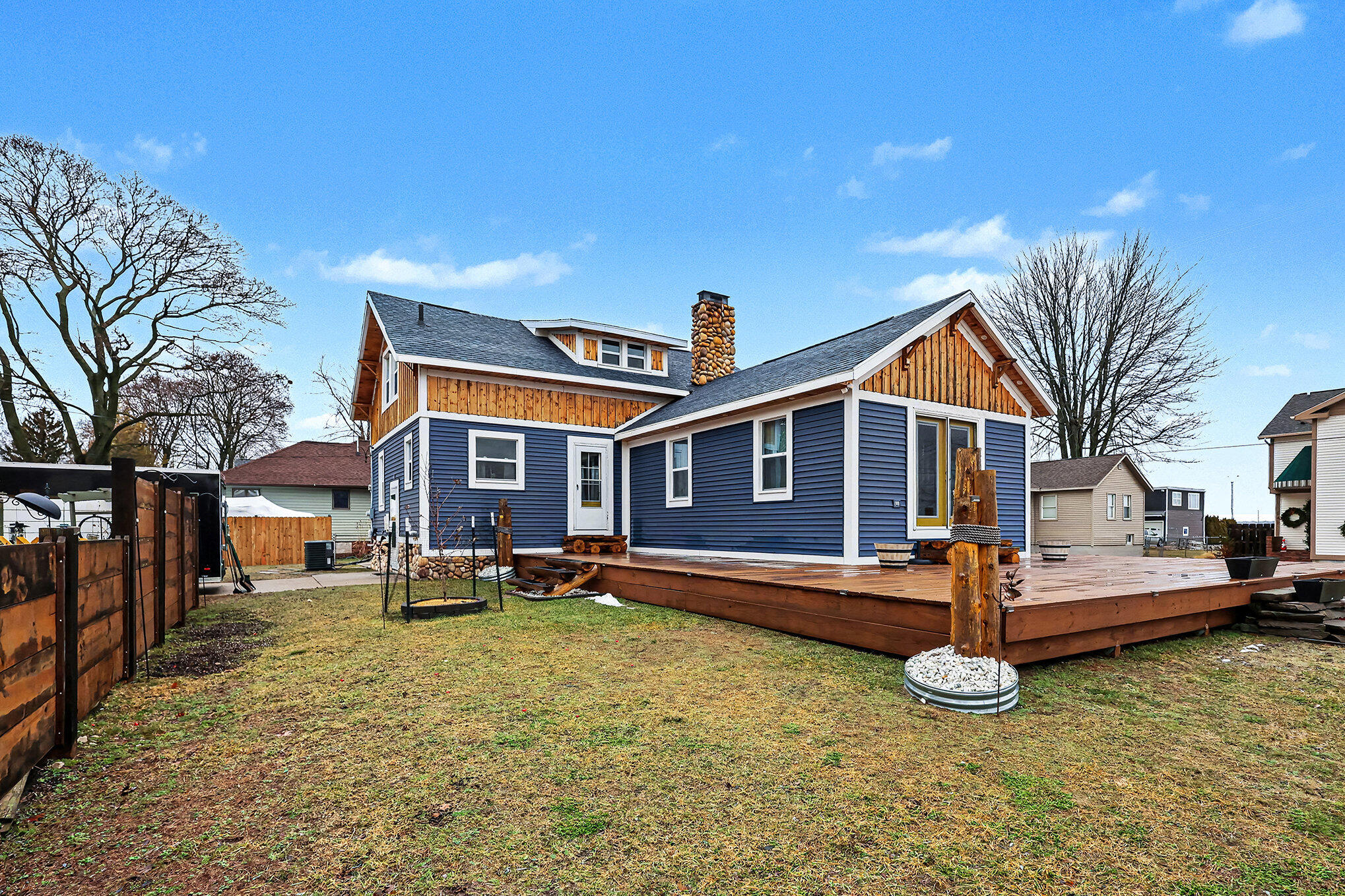 1835 Edgewater Street Muskegon, MI 49441 - Photo 3 of 27 024_file_280