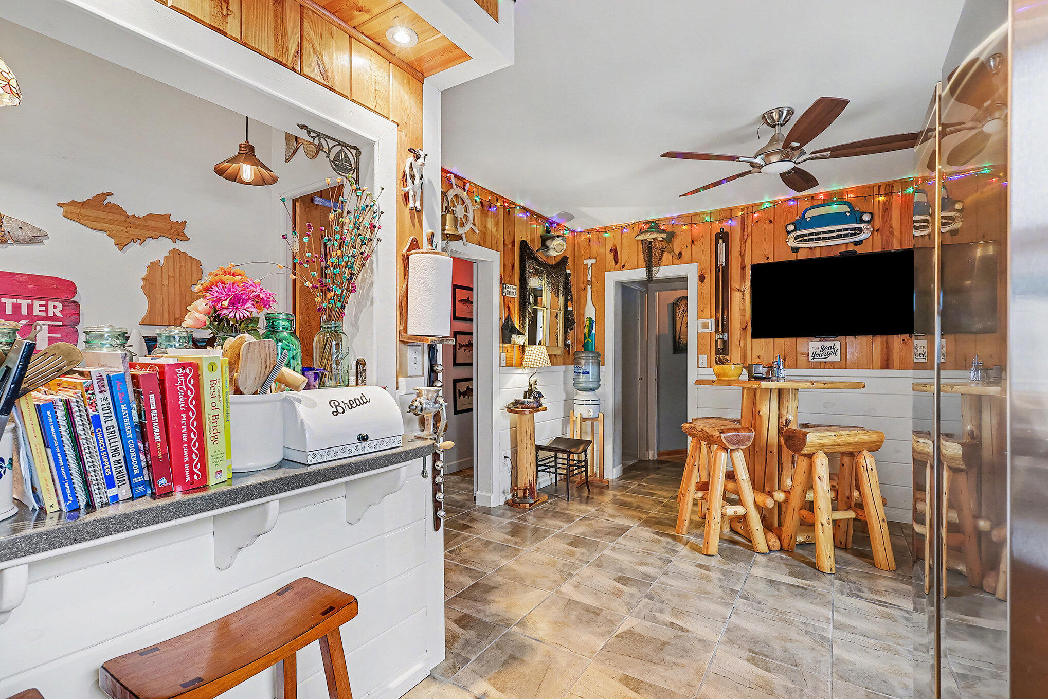 1835 Edgewater Street Muskegon, MI 49441 - Photo 7 of 27 012_file_366