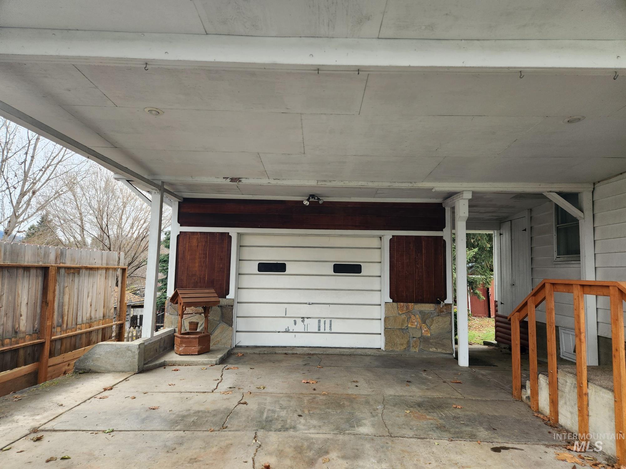 909 12th Street Kamiah, ID 83536 - Photo 2 of 36 View of garage