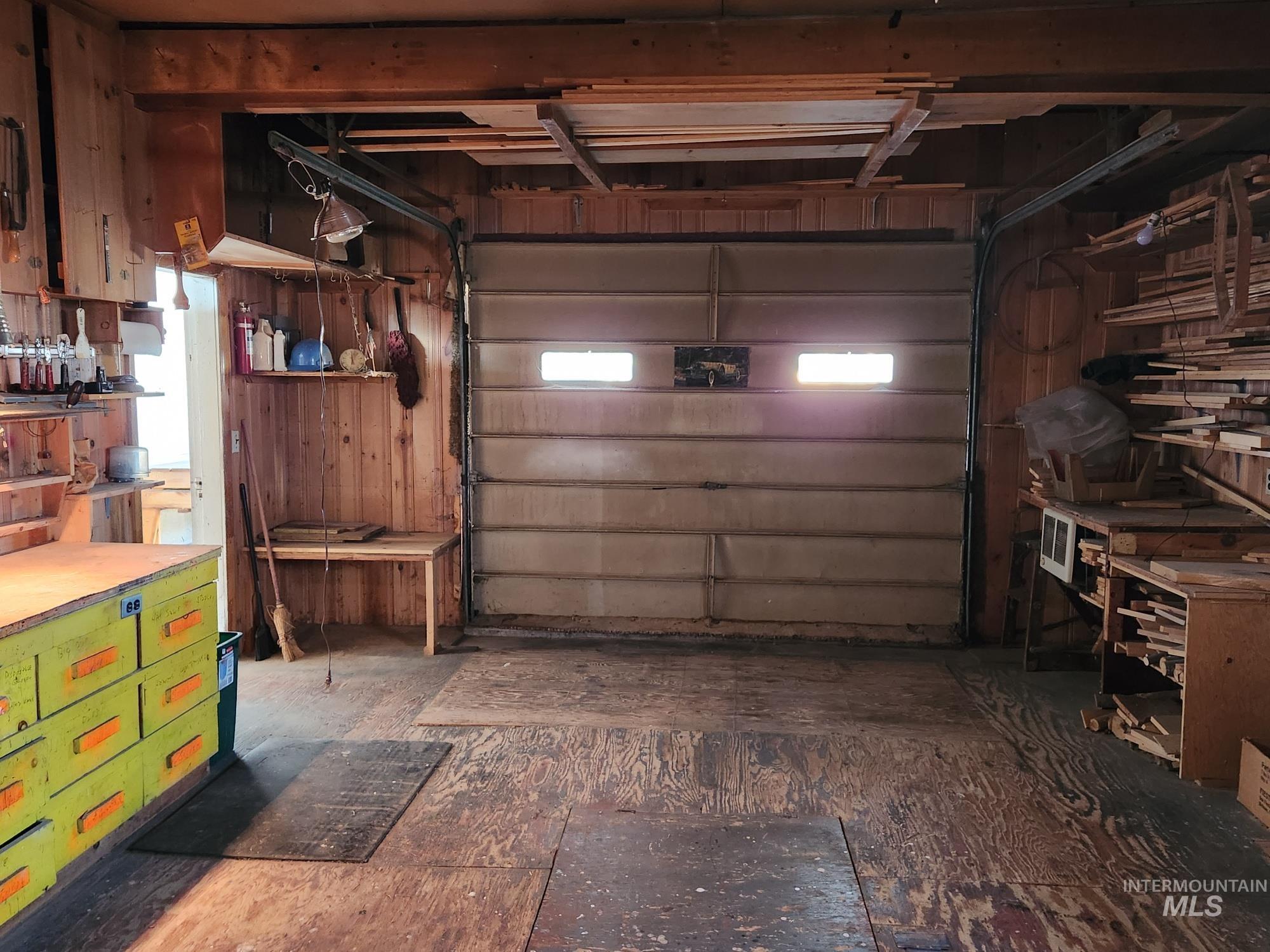 909 12th Street Kamiah, ID 83536 - Photo 35 of 36 View of garage