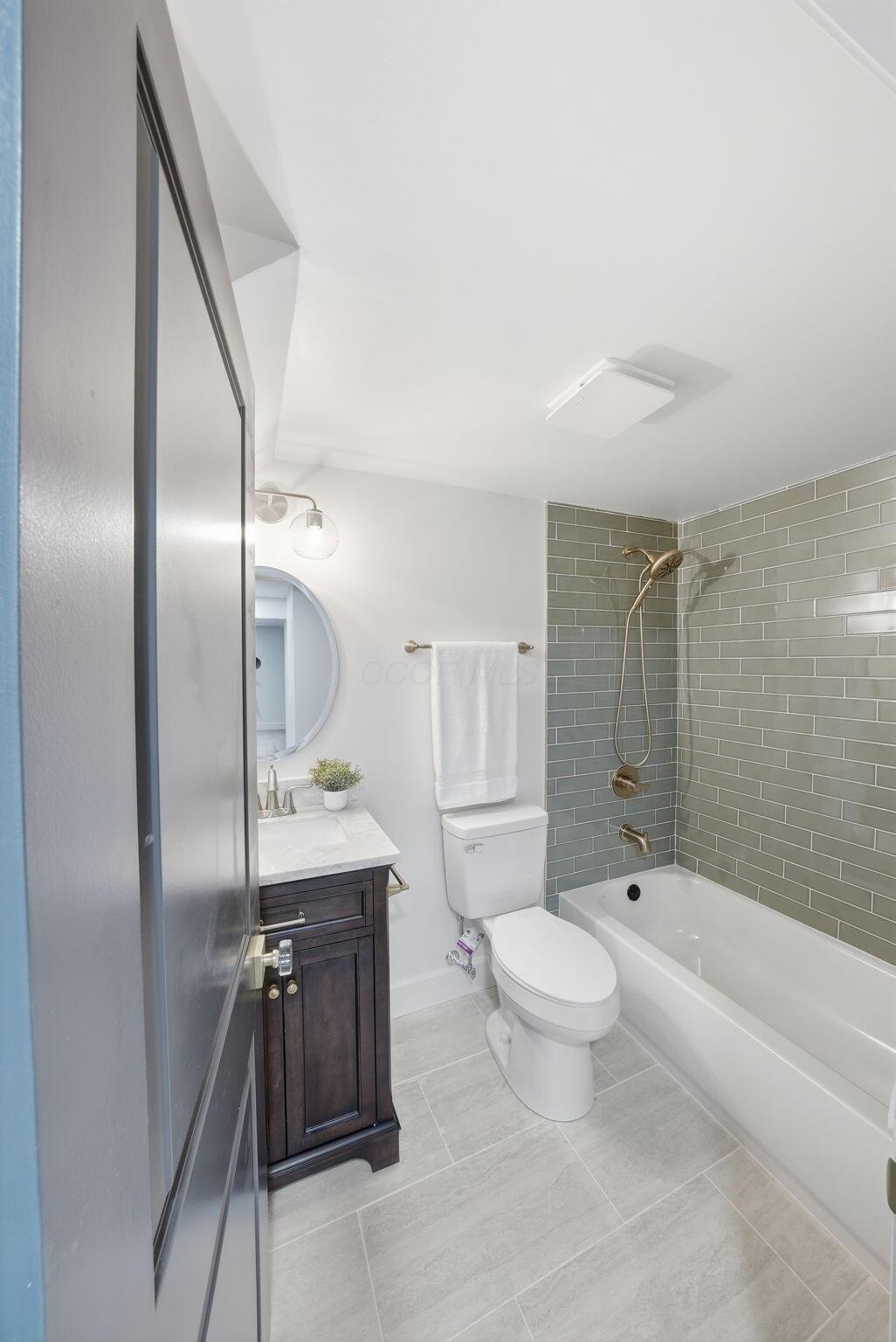 4445 Central College Road Westerville, OH 43081 - Photo 40 of 80 Downstairs full bathroom