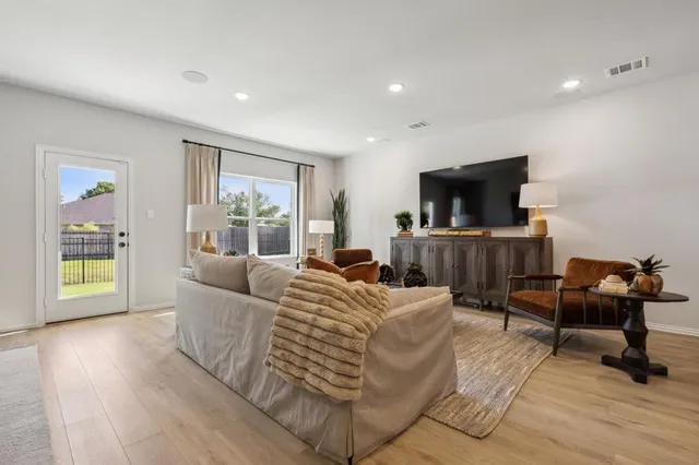 $469,810 | 3509 Kingdom Drive, Denton, TX 76208