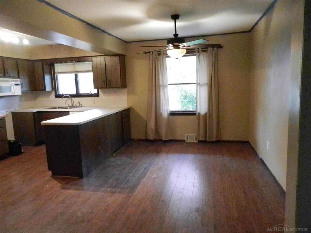 11367 Common Road Warren, MI 48093 - Photo 14 of 44 31364535-13.JPG