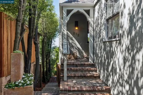 $1,698,000 | 212 Yale Avenue, Kensington, CA 94708