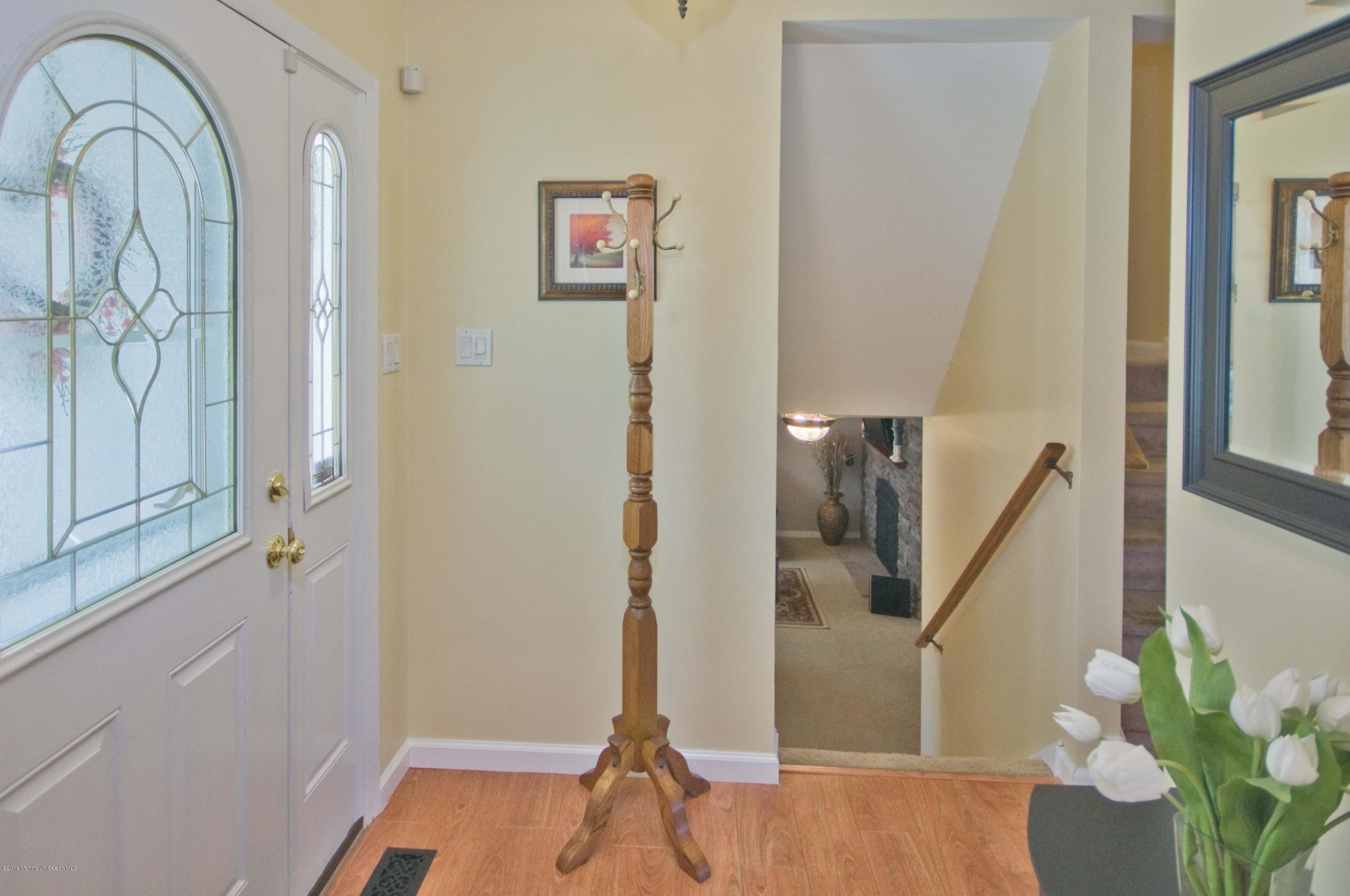 17 Hemlock Hill Road Jackson, NJ 08527 - Photo 3 of 28 003_FOYER