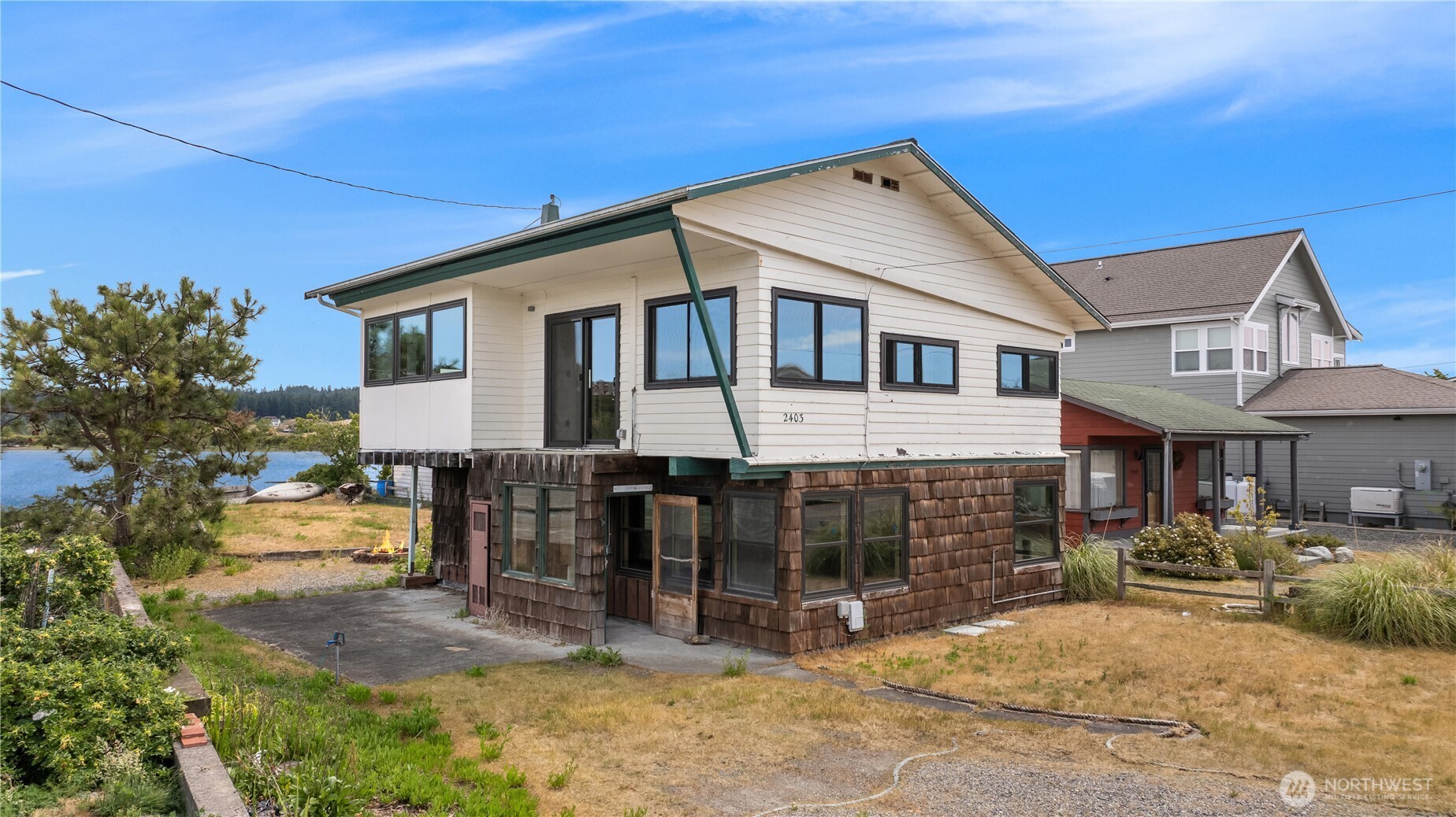 2403 Sunlight Beach Road Clinton, WA 98236 - Photo 2 of 19