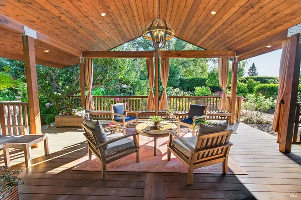 $3,000,000 | 48 Garfield Lane, Napa, CA 94558