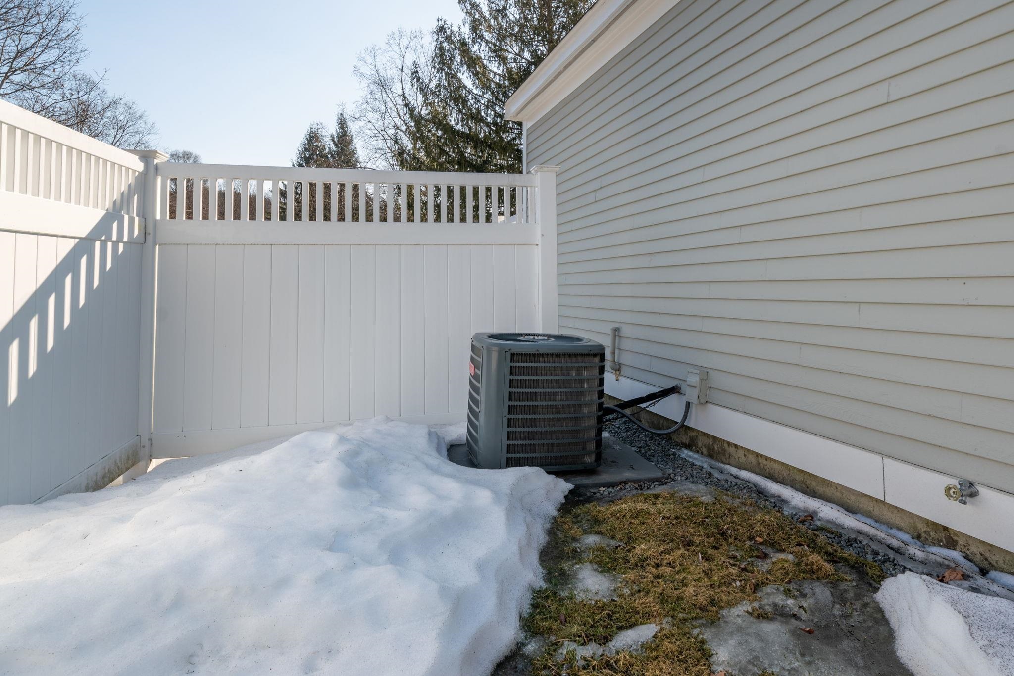 156 Straw Hill Road Manchester, NH 03104 - Photo 46 of 50
