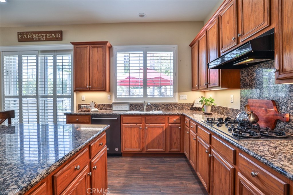 12619 Rustic Oak Court Rancho Cucamonga, CA 91739 - Photo 25 of 75 Kitchen cooktop