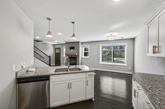 $300,000 | 11184 69th Street Northeast, Albertville, MN 55301