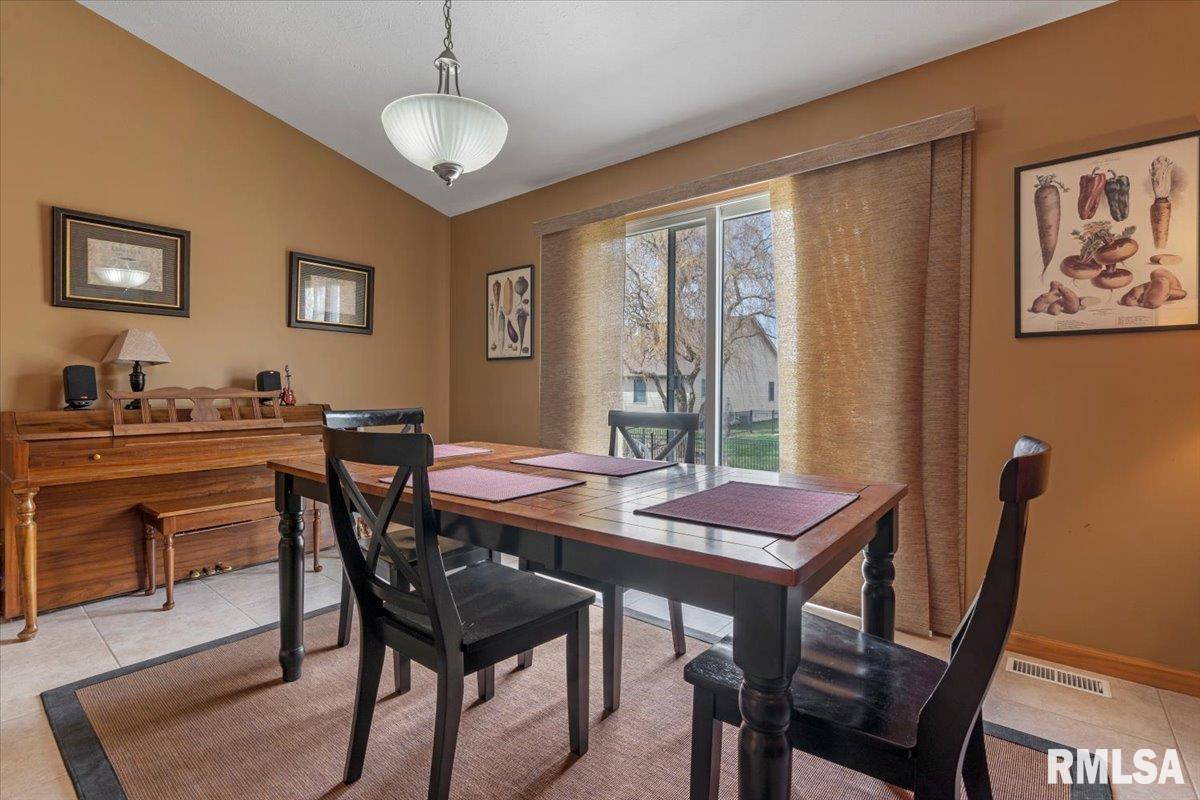 2711 Rutherford Trek Springfield, IL 62711 - Photo 12 of 36 Gallery Image 12