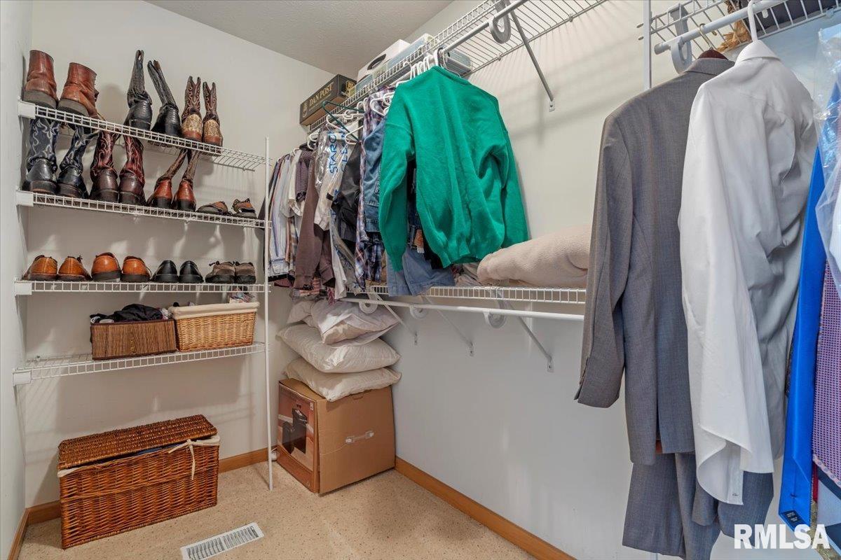 2711 Rutherford Trek Springfield, IL 62711 - Photo 25 of 36 Gallery Image 25