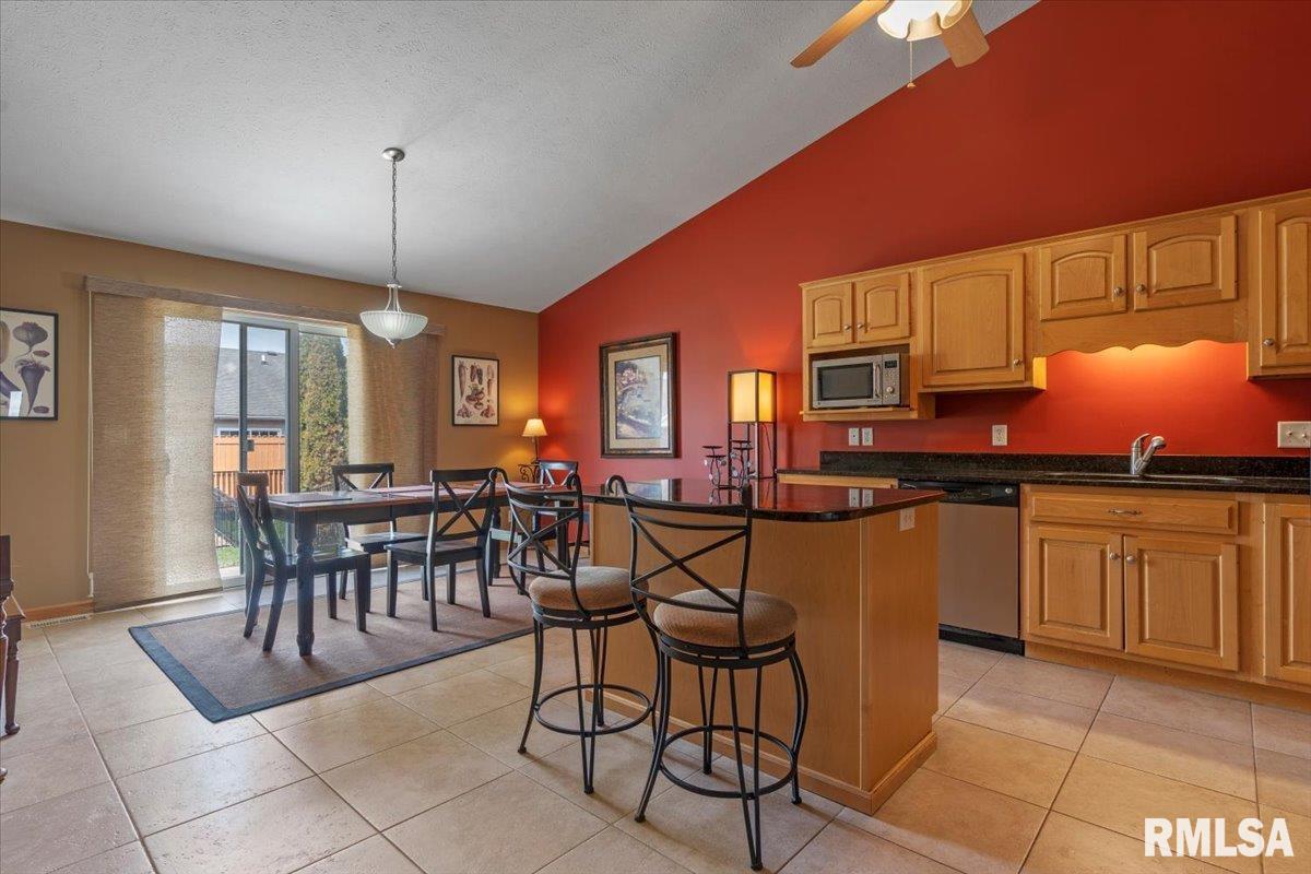 2711 Rutherford Trek Springfield, IL 62711 - Photo 9 of 36 Gallery Image 9