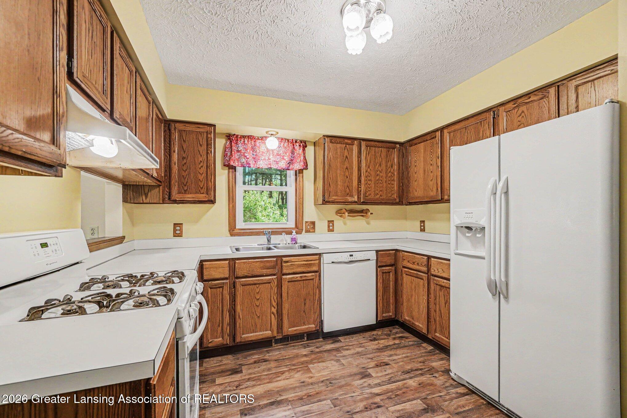 974 West Dansville Road Mason, MI 48854 - Photo 12 of 31 011_file_1229