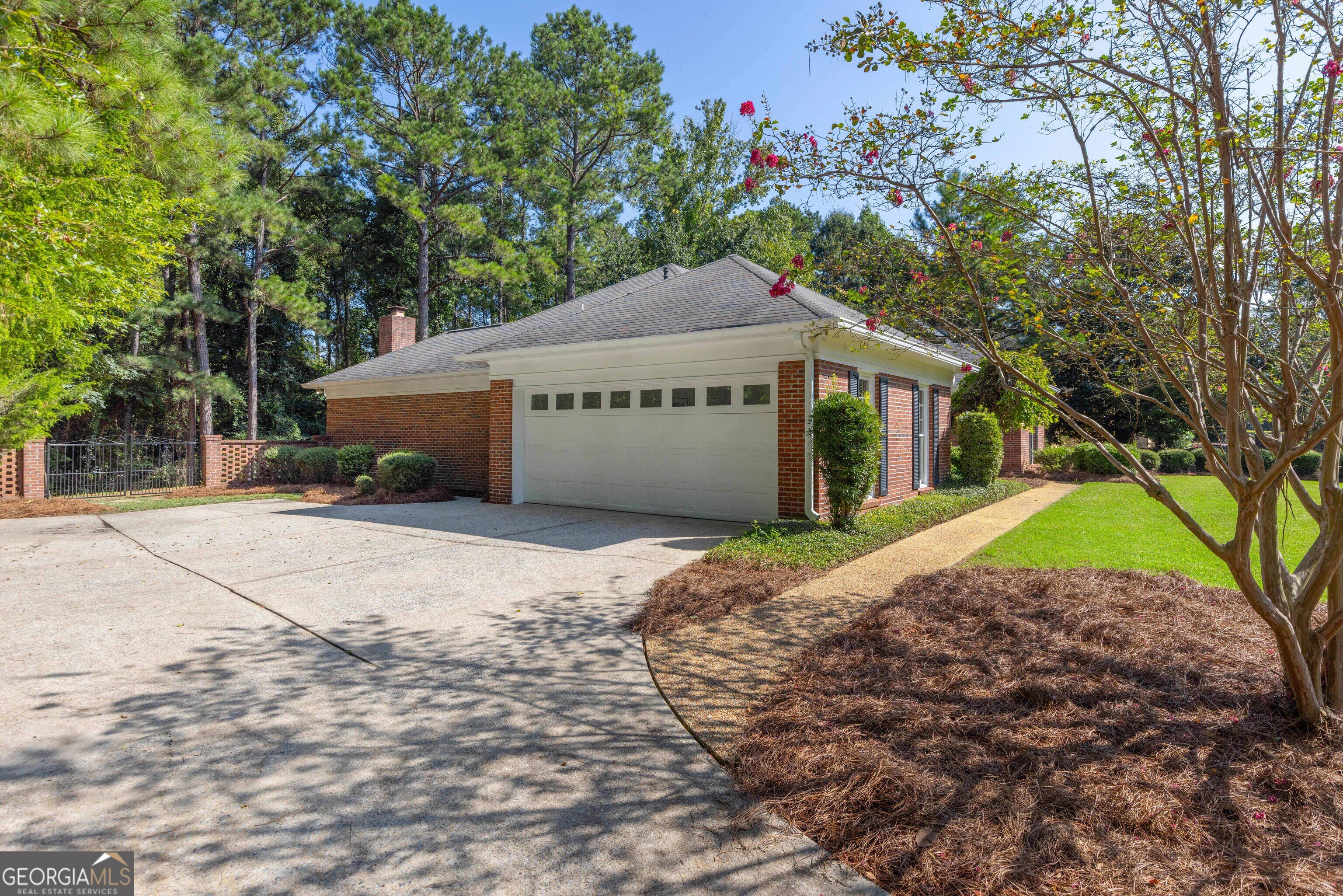1107 Laurelwood Road Columbus, GA 31904 - Photo 9 of 50 Gallery Image 9
