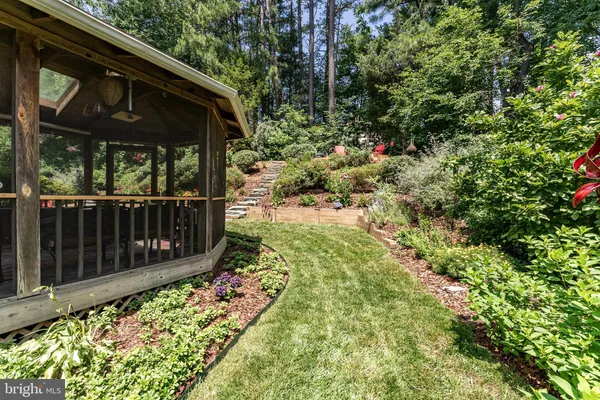 $924,888 | 9010 Lake Braddock Drive, Burke, VA 22015