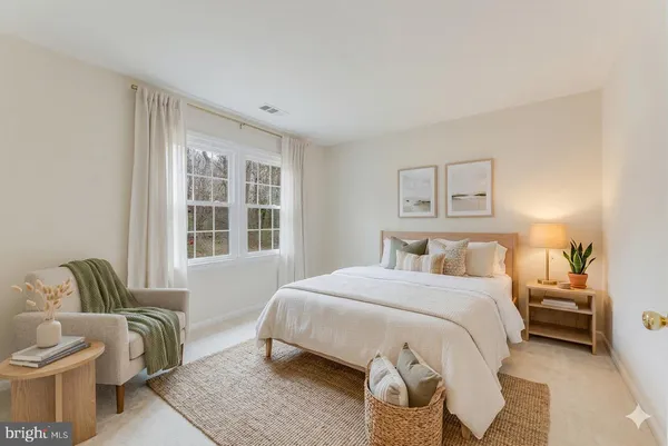 $924,888 | 9010 Lake Braddock Drive, Burke, VA 22015