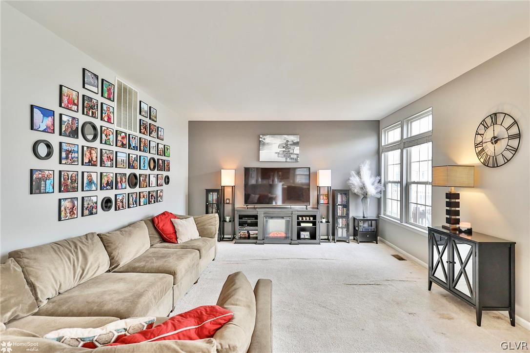 1159 Blair Road Bethlehem, PA 18017 - Photo 21 of 49 Living Room