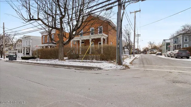 $850,000 | 154 Washington Street, Saratoga Springs, NY 12866