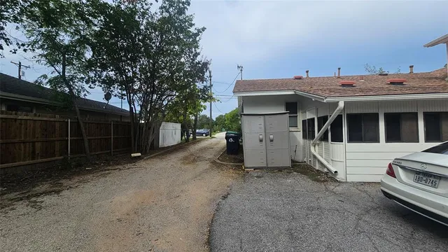 $1,200 | 1015 South Welch Street, Unit D, Denton, TX 76201