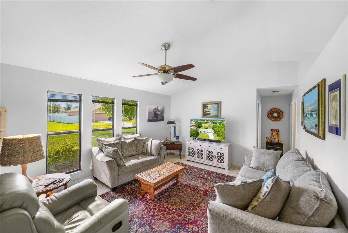 981 Southeast Candle Avenue Port St. Lucie, FL 34983 - Photo 2 of 35 07-DSC2025