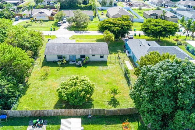 $299,900 | 981 Southeast Candle Avenue, Port St. Lucie, FL 34983